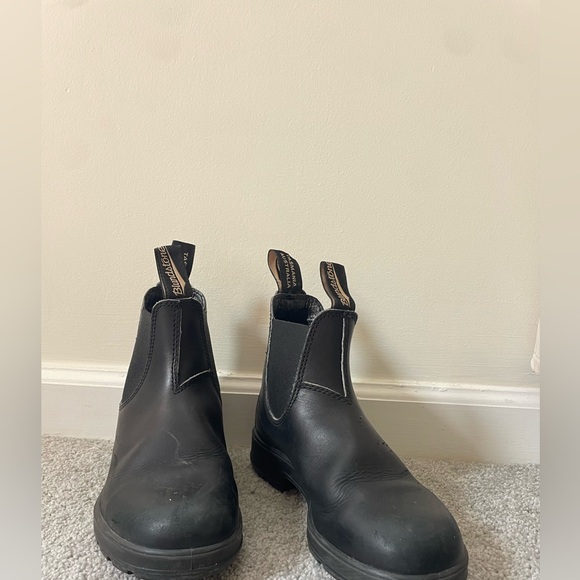 Blundstone Black Chelsea Boots with Elastic Panels - Picture 10 of 14